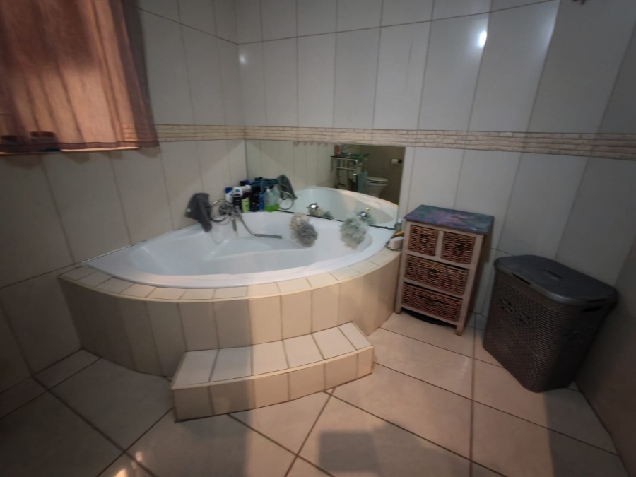 3 Bedroom Property for Sale in Vaalpark Free State